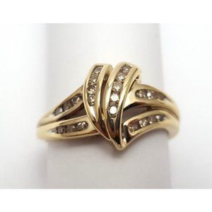 Beautiful 10K Karat Solid Yellow Gold Designer Diamond Cluster Ring - Size 6.5